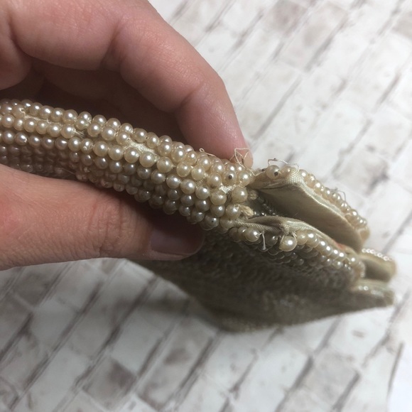 Vintage Pearl Clutch - Picture 7 of 8